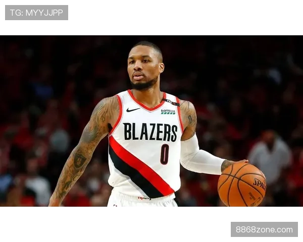 利拉德休赛期天天凌晨四点打卡训练馆，手机屏保还是账单？