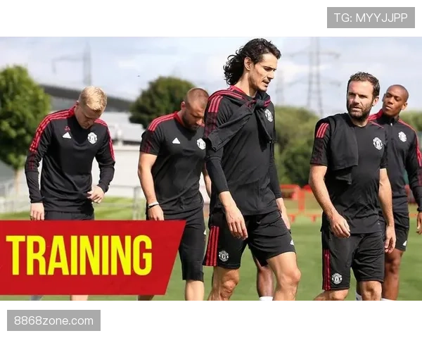 卡瓦尼训练完直接去超市抢打折牛排，这自律我服了