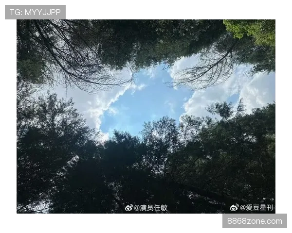鲍春来退役后这松弛感谁懂啊,当年赛场上的冷面杀手现在晒着太阳喝咖啡 鲍春来退役后这松弛感谁懂啊,当年赛场上的冷面杀手现在晒着太阳喝咖啡